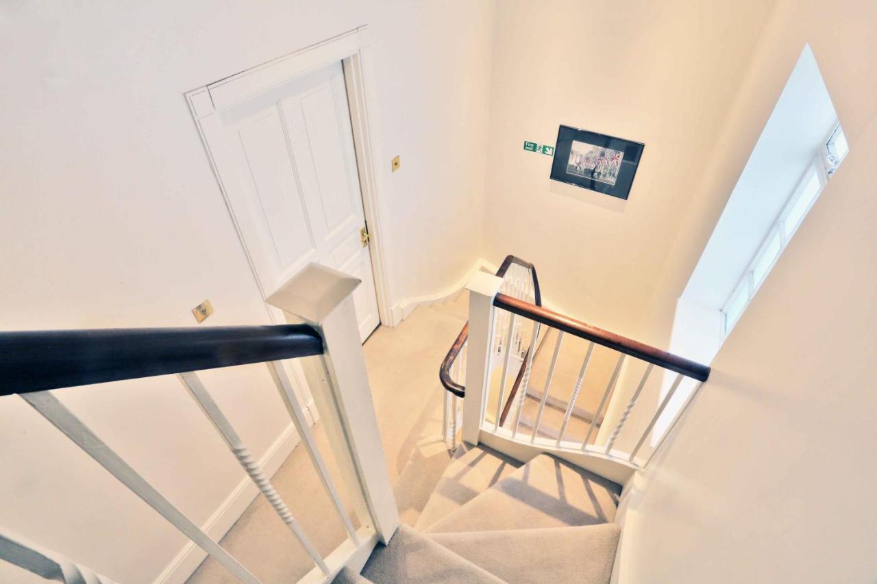 Piccadilly Circus Suites Лондон Екстериор снимка