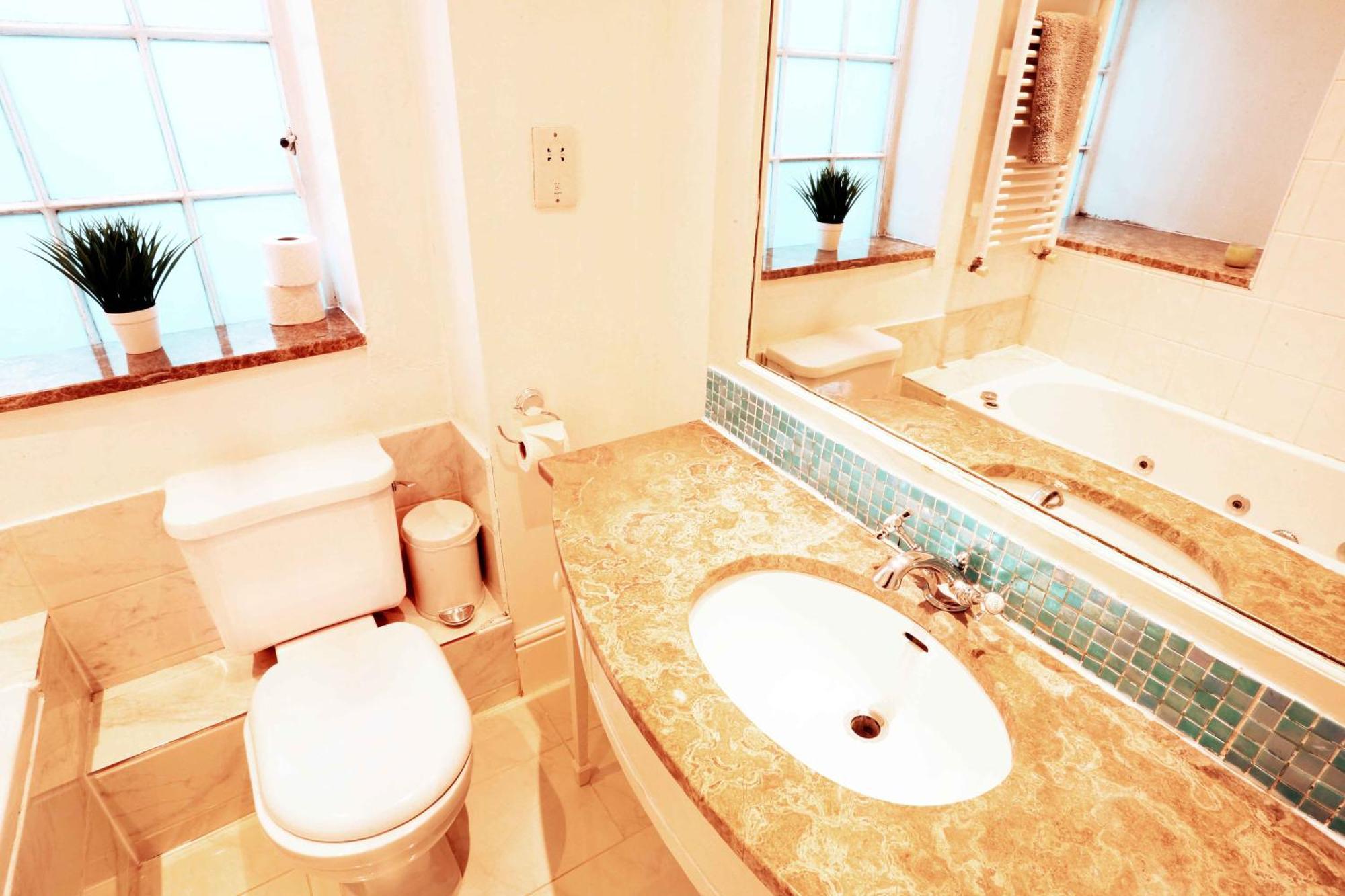Piccadilly Circus Suites Лондон Екстериор снимка