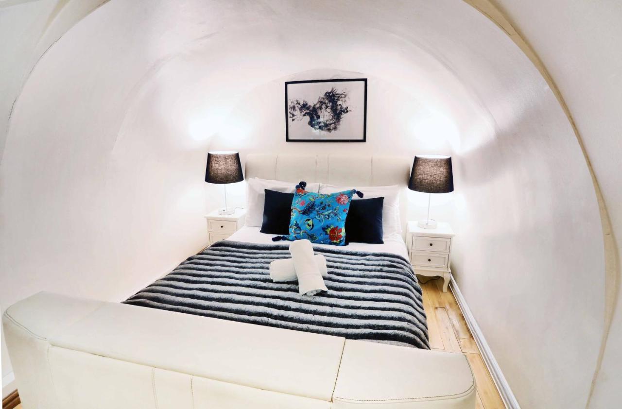 Piccadilly Circus Suites Лондон Екстериор снимка