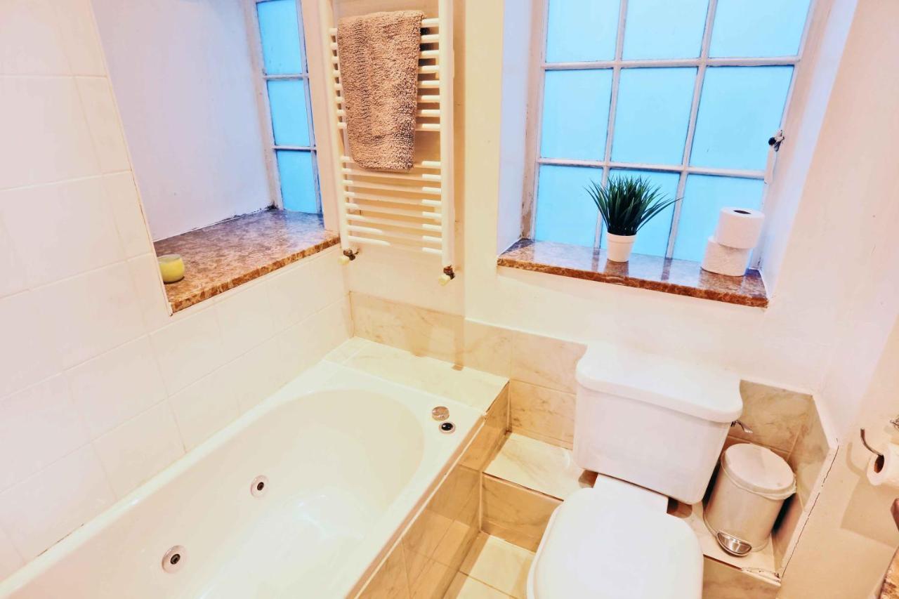 Piccadilly Circus Suites Лондон Екстериор снимка